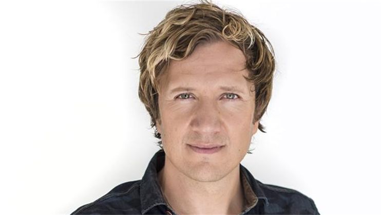 Wie is de Mol heeft Klaas van Kruistum als Mol.