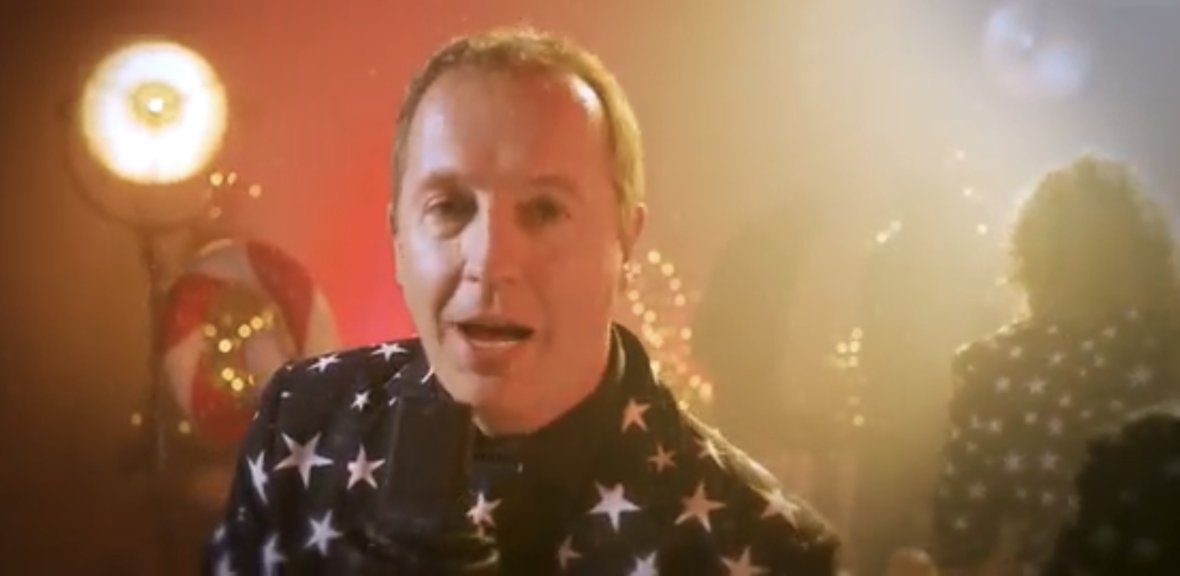 Edwin Evers maakt kerstnummer - Spreekbuis.nl